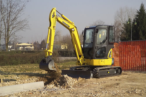 экскаватор гусеничного типа Komatsu PC35MR-3
