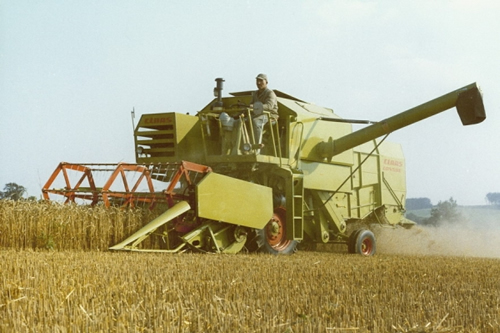 Характеристики малогабаритного комбайна от компании Claas