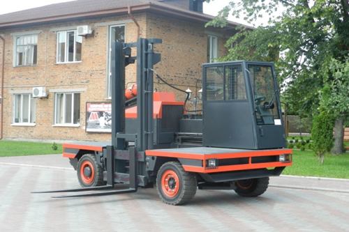 Описание погрузчиков Linde с боковой загрузкой