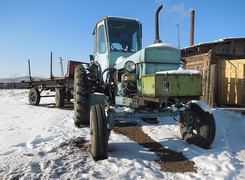 Двигатель, кабина, трансмиссия трактора Т-28