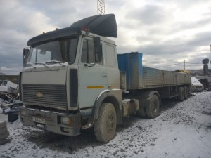 тягач МАЗ-54329